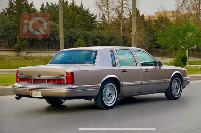 Lincoln Town Car